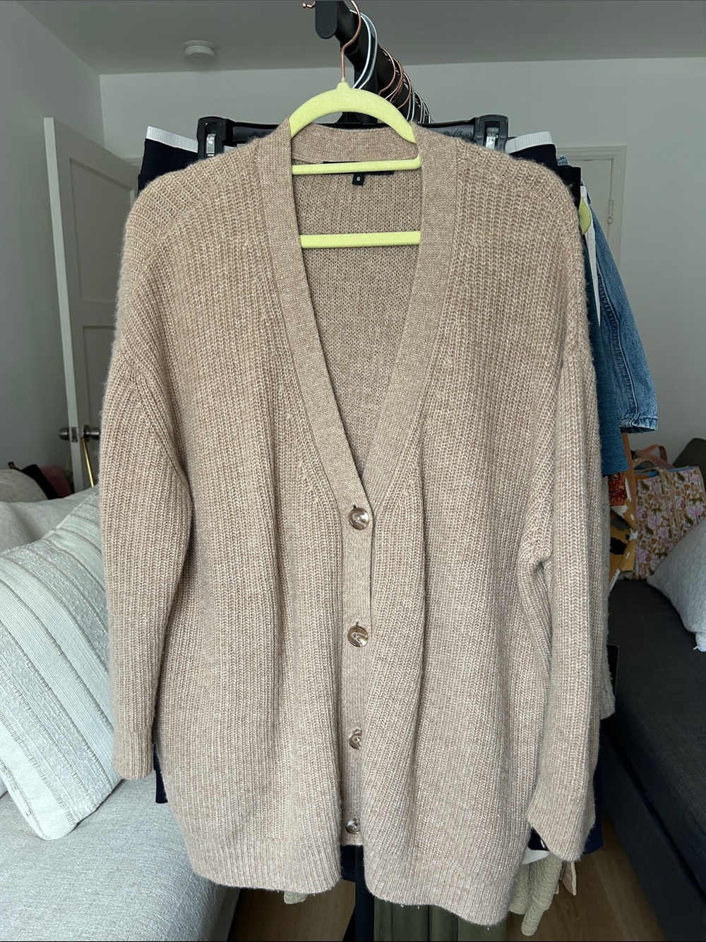 Quince 100% Cashmere Cardigan. Size small. Oversized. Functional buttons.